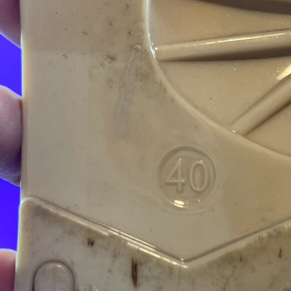 Juicy‎ Couture Women's Beige Jelly Rhinestone Thong Flip Flops Shoe Size 10 - Picture 8 of 8